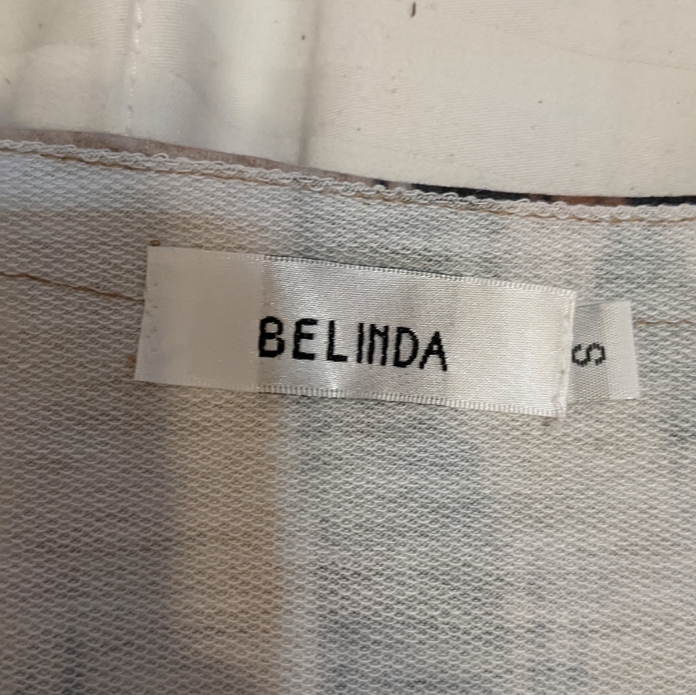 BELINDA long sleeved light sweatshirt size Small - Picture 3 of 5